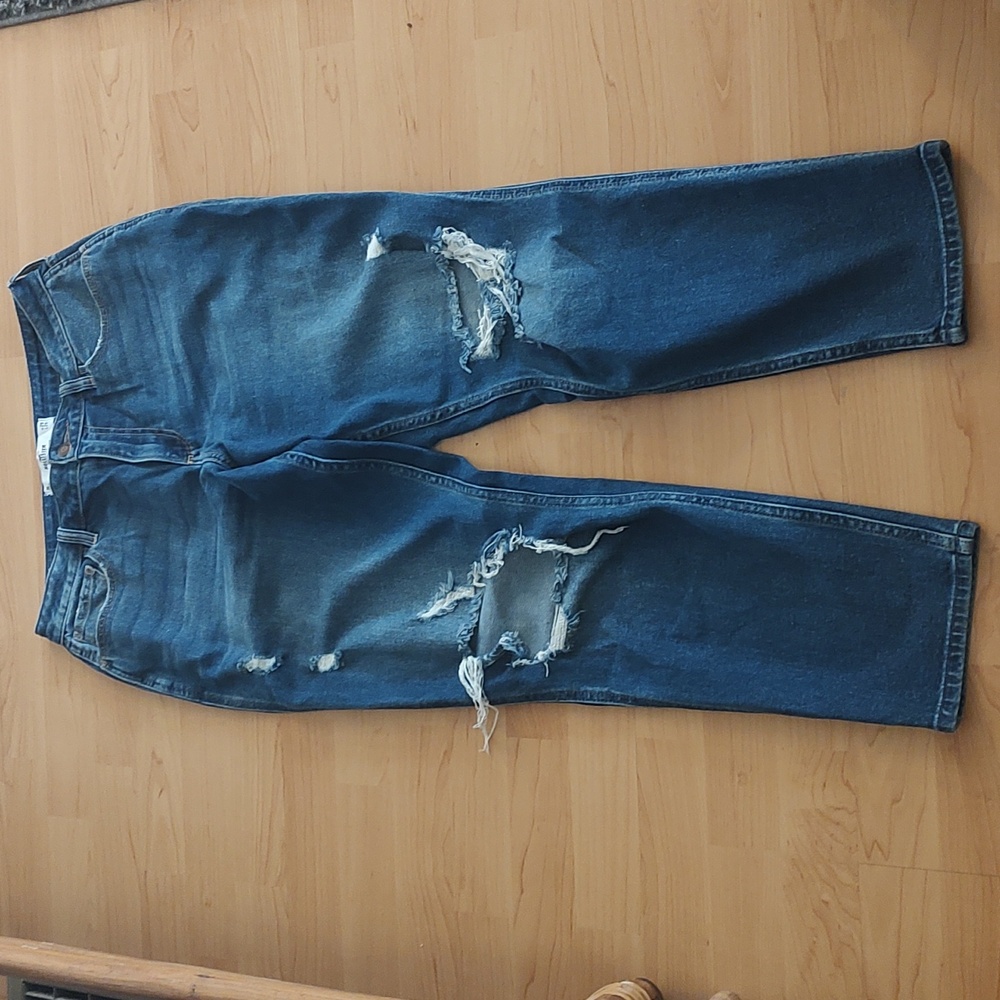 Hollister High-rise Mom Jeans